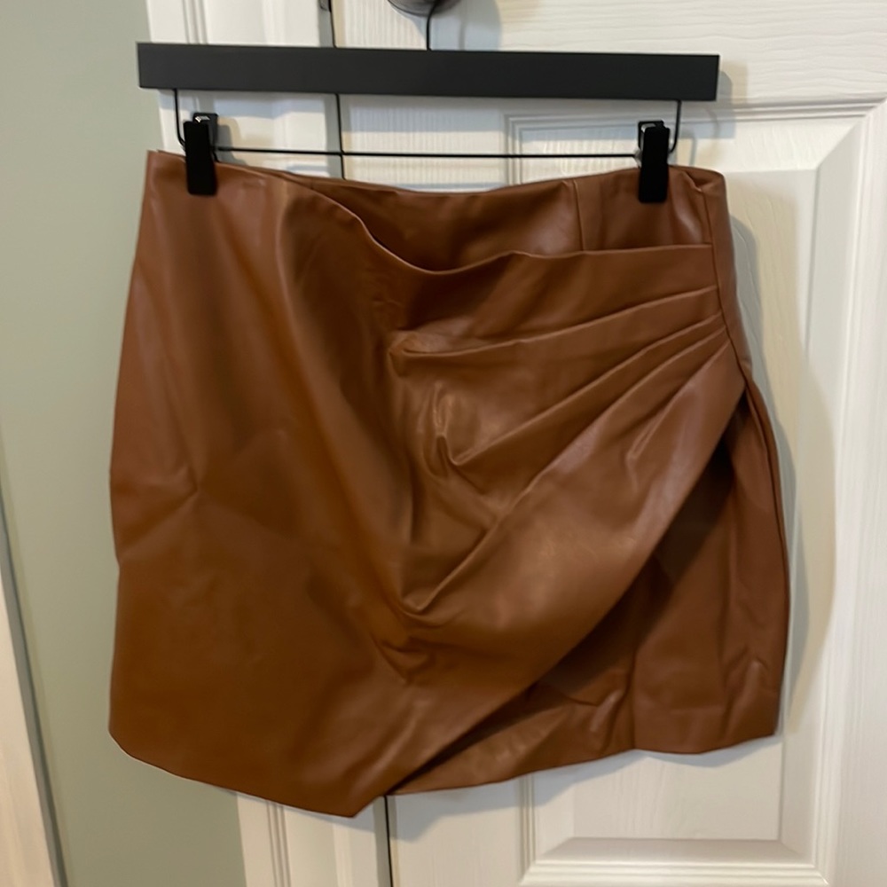 Very J Women’s Faux Leather Runched Side Mini Skirt